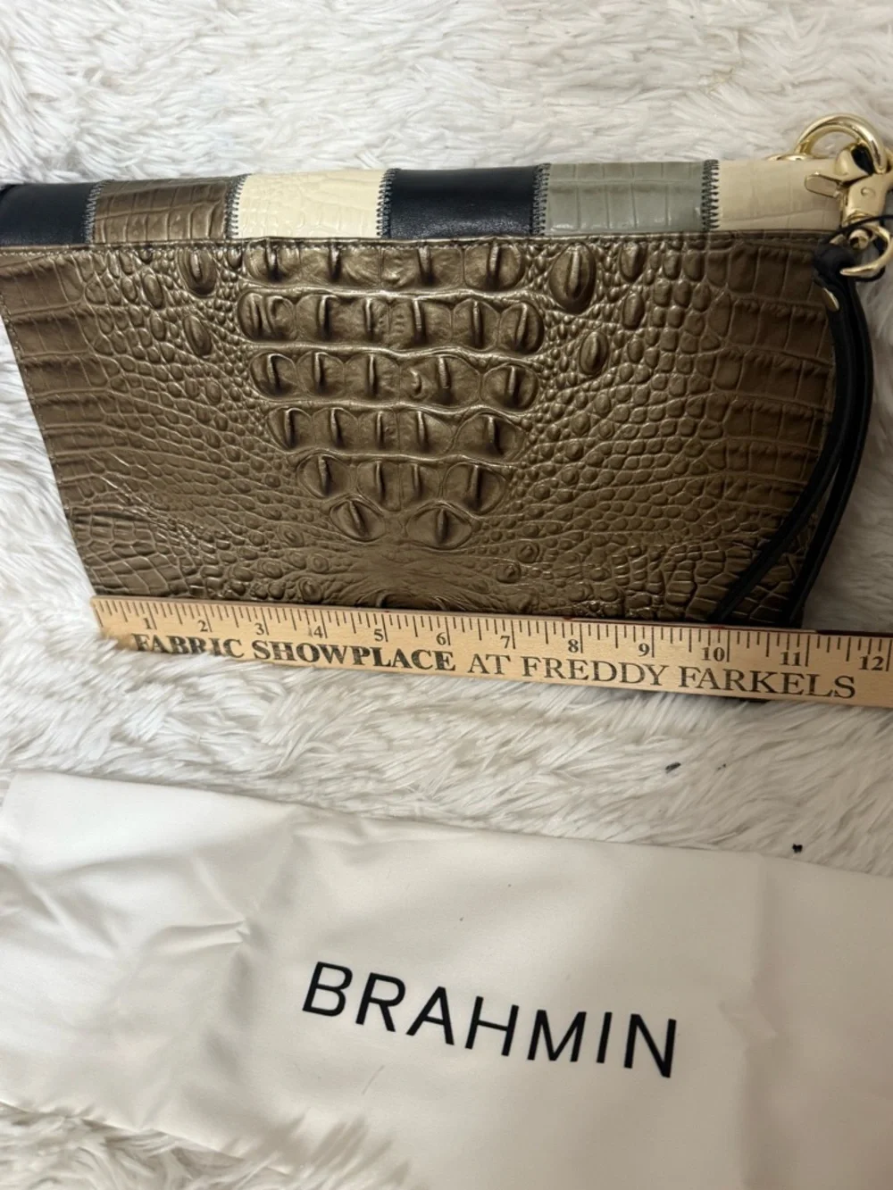 Brahmin Lily Pouch Large Wristlet Clutch Silver Sage Caspian Croc Patchwork NWT - Picture 5 of 5